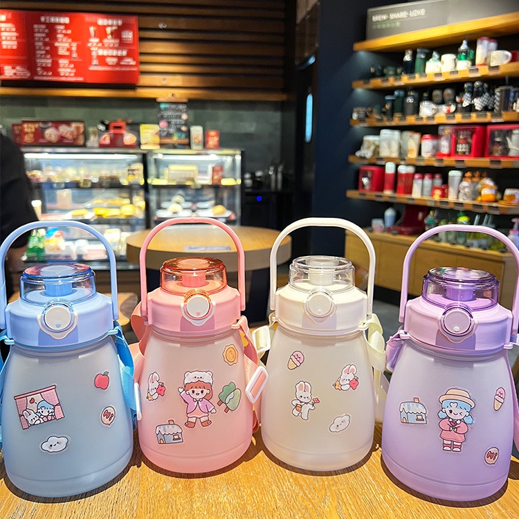 Bình đựng nước cute 1.3 lít có ống hút vạch chia tặng sticker