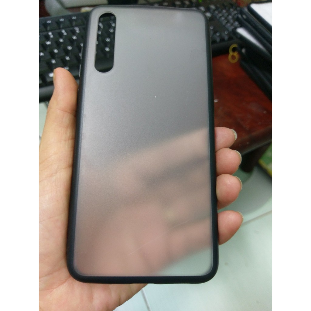 ốp lưng Huawei P20 Pro trong nhám viền nhựa dẻo