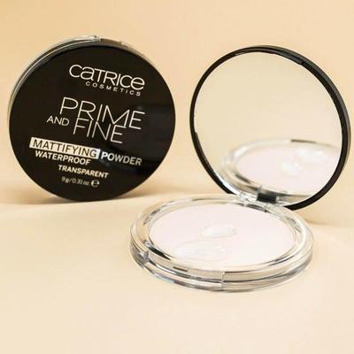 PHẤN PHỦ CATRICE PRIME AND FINE MATTIFYING POWDER (nắp đen)