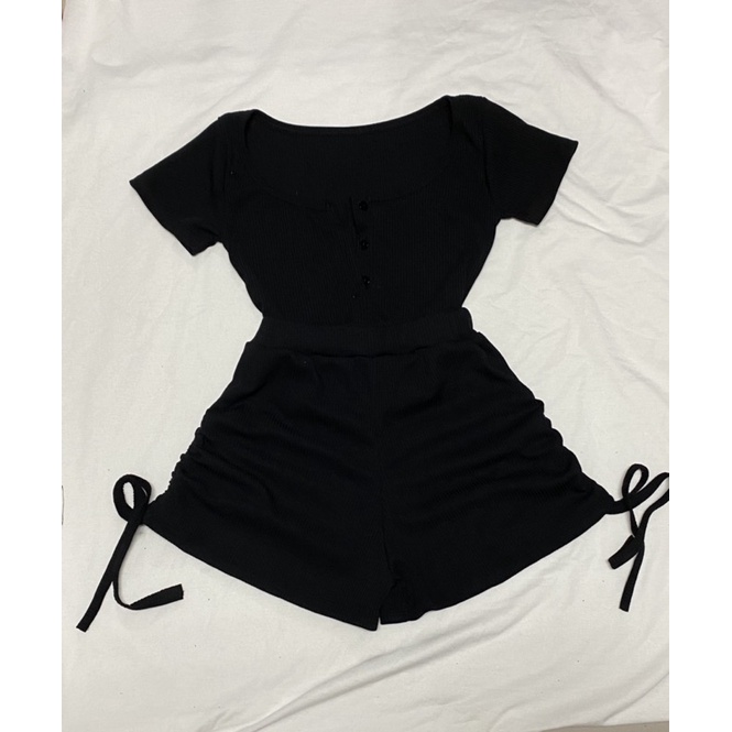 Sét áo croptop gân tay ngắn + quần lưng thun rút dây đùi