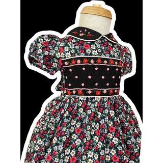 ĐẦM SMOCK ĐEN HOA ĐỎ