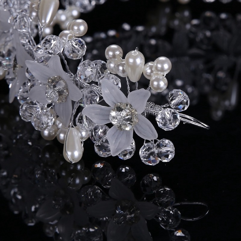 Cài Tóc Hoa Đính Ngọc Trai Nhân Tạo Cho Cô Dâu