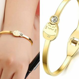 Vòng tay titan con mèo thần tài may mắn