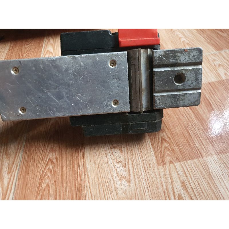 Bào gỗ mini hiệu Toshiba nội địa Nhật điện 100 volt, lưỡi 82mm