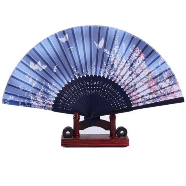 Quạt cổ trang quạt xoè