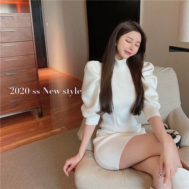 Đầm trơn ôm cổ cao tay lửng bồng