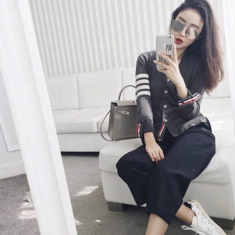 Áo khoác cardigan sọc ngang tay áo chất liệu dệt len | BigBuy360 - bigbuy360.vn