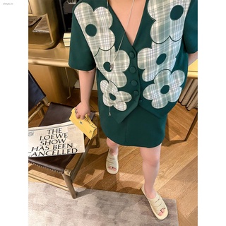 Loose short-sleeve top + elegant floral print mini skirt for women