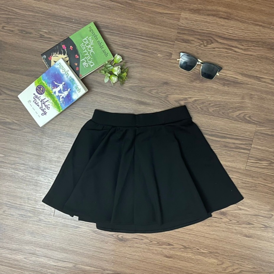 Chân Váy Ngắn Xòe màu Đen lưng Thun co giãn có quần bên trong chất Umi | BigBuy360 - bigbuy360.vn