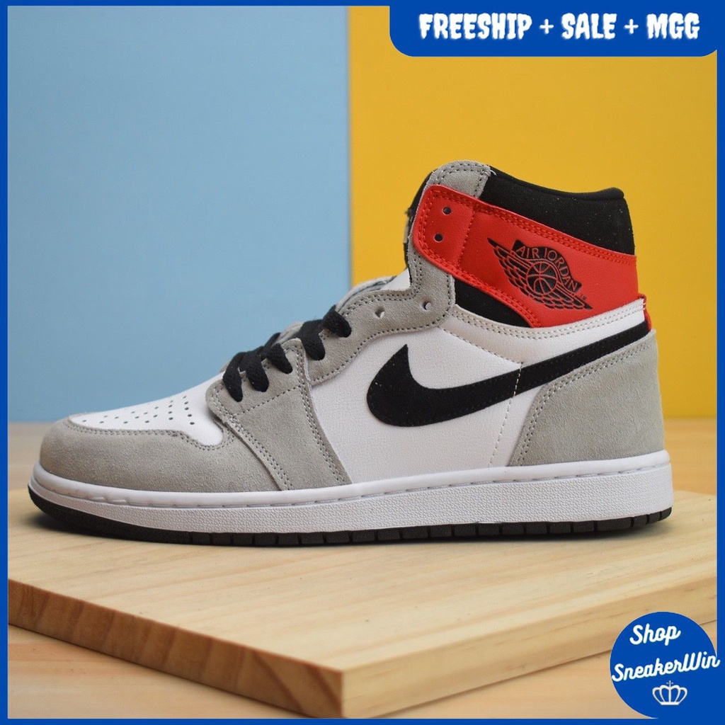 (FULL BOX + QUÀ TẶNG) Giày Thể Thao Air Jordan 1 Retro Light Smoke Grey Cổ Đỏ Dành Cho Nam Nữ