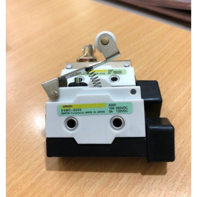 Công tắc hành trình omron D4MC-2020 D4MC-2000 D4MC-5000  D4MC-5020