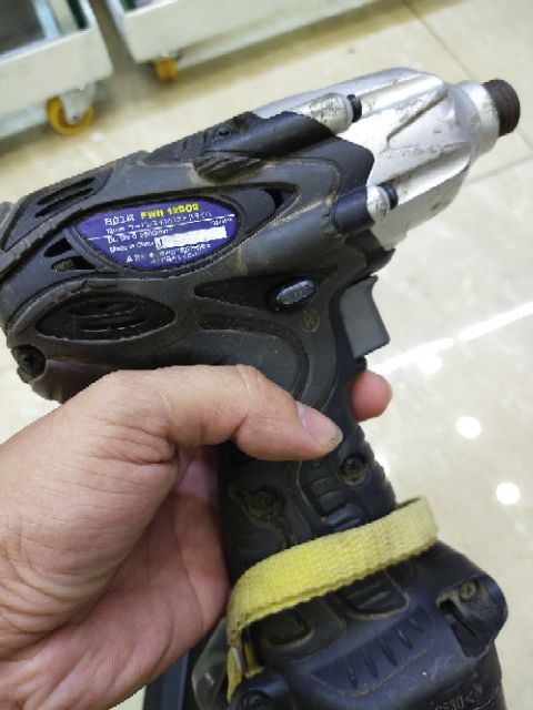 Trọn bộ Bắn vít, bulong Hitachi nhật bãi, còn máy màu hồng