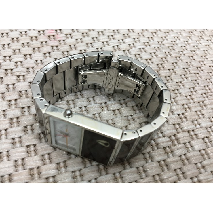 Đồng hồ Unisex Nixon Quartz - Kiểu dáng độc đáo