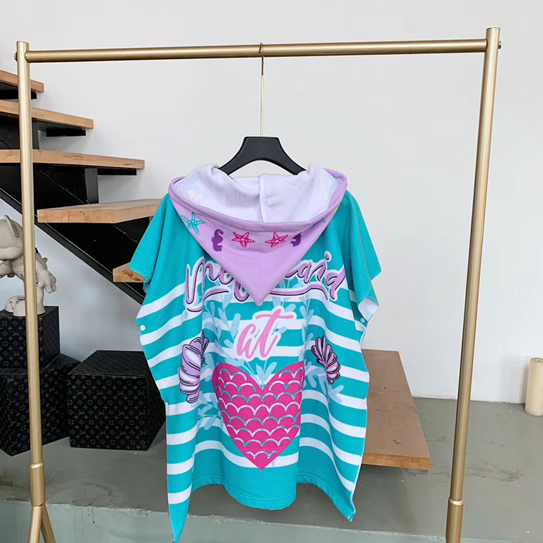 Khăn tắm dạng áo choàng có mũ trùm đầu cỡ 75*150cm hoạ tiết kỳ lân/cáp mật hoạt hình cho bé