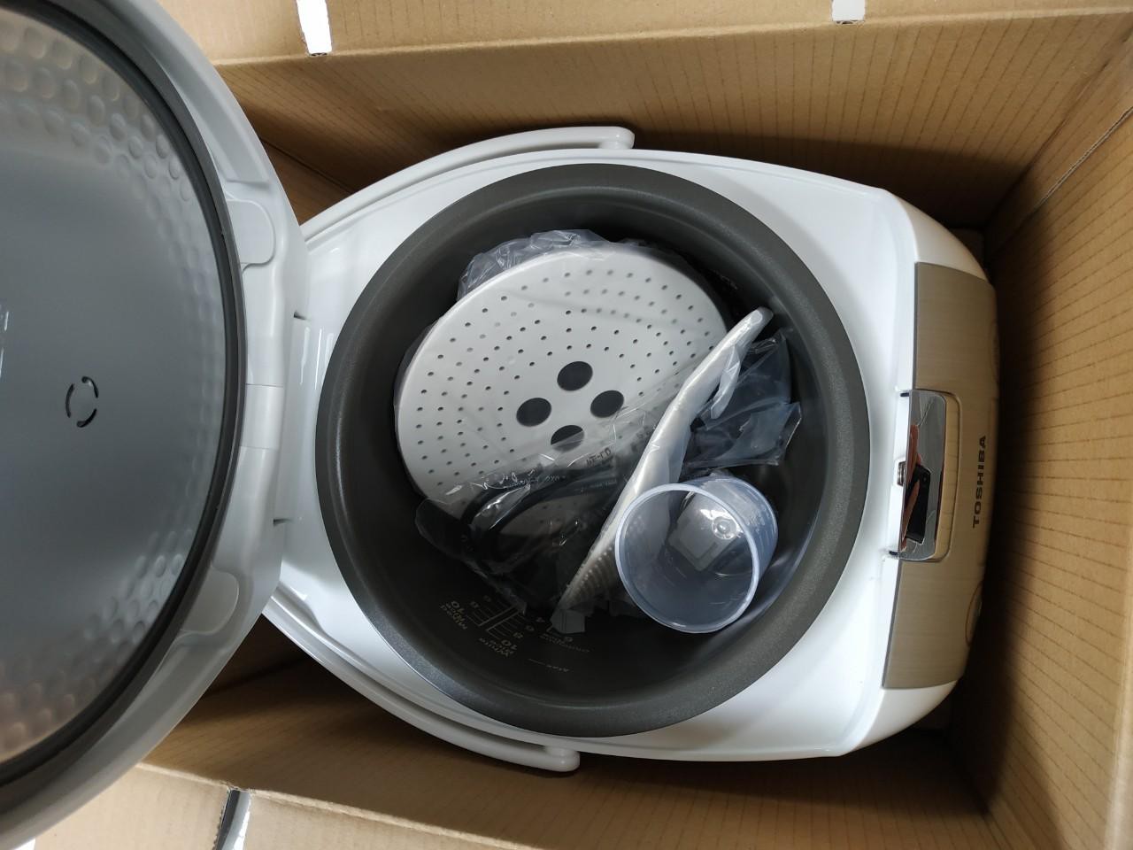 Nồi cơm điện tử Toshiba 1.8 lít RC-18NMF ( HÀNG TRƯNG BÀY ) SX THAI LAND mới 98% | BigBuy360 - bigbuy360.vn