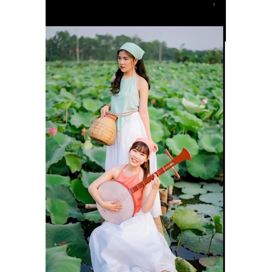 yếm và khăn trùm đầu