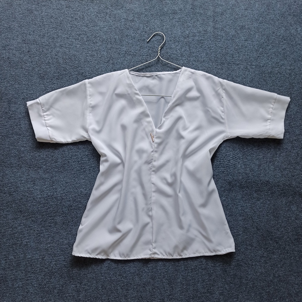 Thanh lý áo kiểu form rộng màu trắng