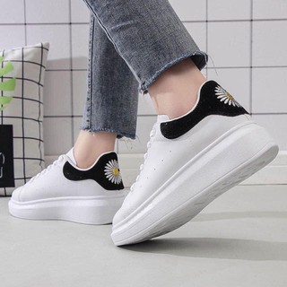 MC QUEEN HOA CÚC +tặng 1 đôi vớ