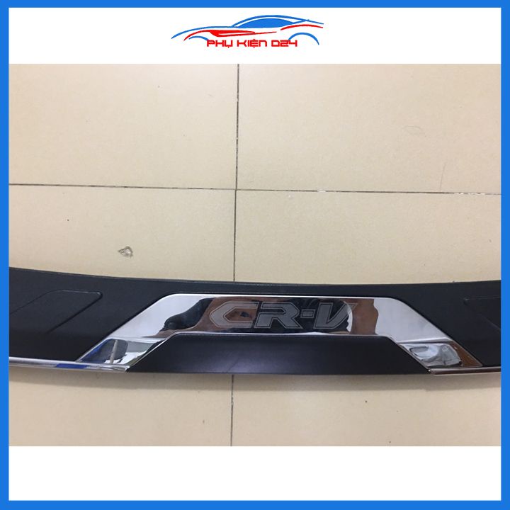 Ốp chống trầy cốp ngoài nhựa đen CRV 2018-2019-2020-2021-2022-2023 mẫu 2 dán cốp sau chống xước trang trí xe
