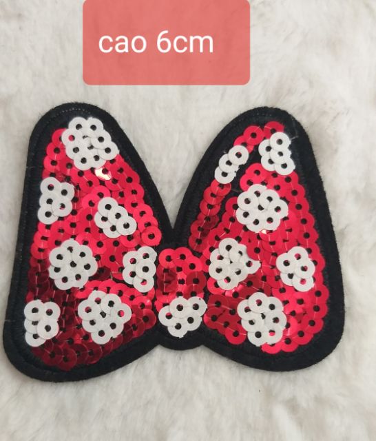 Hình ủi và hình may kim sa