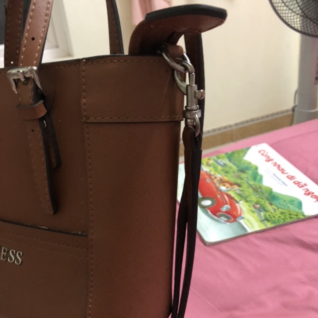 Thanh lý túi tote mini guess auth mới 80%