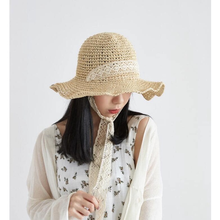 Mũ cói Vintage đi biển vành rộng cột dây ren trắng