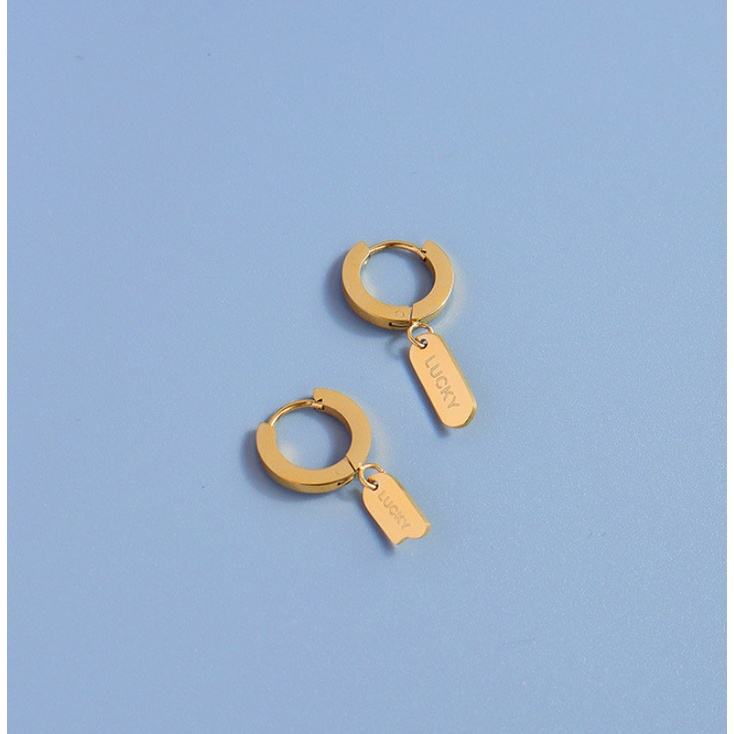 Bông Tai Bất Đối Xứng Hình Chữ Nhật Khắc Lucky Titan Ko Han Rỉ TT 3943