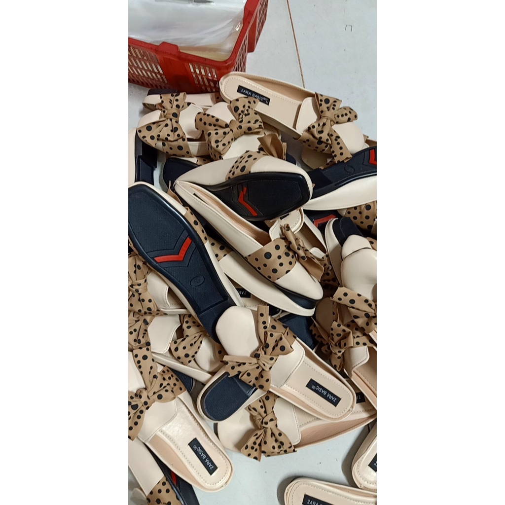 Giày Sục Nữ Phối Nơ Chấm Bi Siêu Xinh (2 Màu) - Form nhỏ đi tăng size | BigBuy360 - bigbuy360.vn