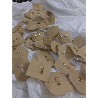 Radom 1 đôi khuyên tai xinh xắn bất kì