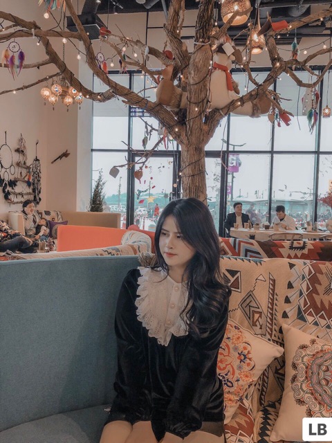 Áo nhung bèo ren ngực