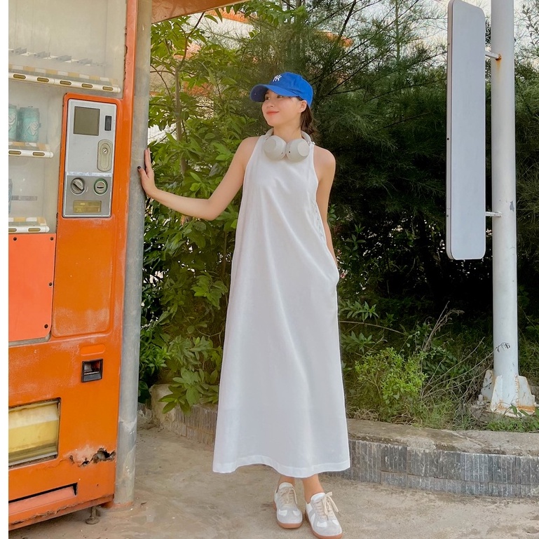 Váy trắng Fabric Holic suông dài cổ yếm