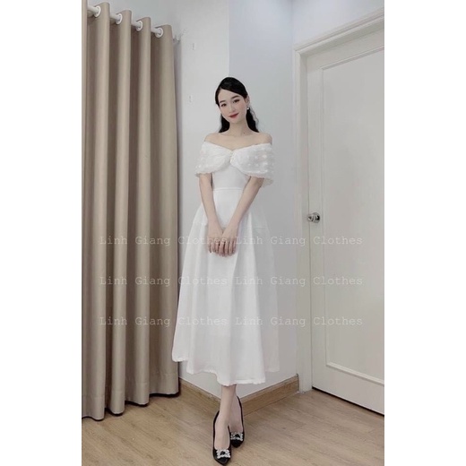 Đầm xoè bẹt vai phối voan bi bẹt vai màu trắng hình sàn thật