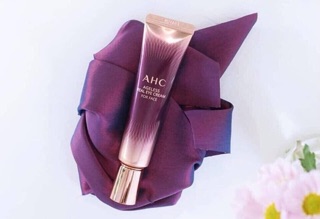 Kem mắt AHC sale 90 %