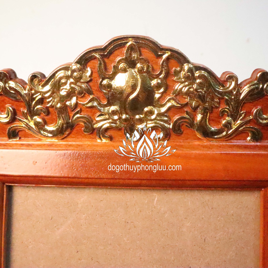 Khung ảnh thờ mai vàng,khung hình thờ trạm khắc gỗ hương thếp vàng cỡ 21x31