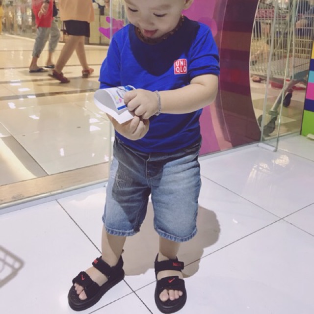 Giày sandal bé trai rất nhẹ (ảnh thật con mình - ảnh thật shop chụp)