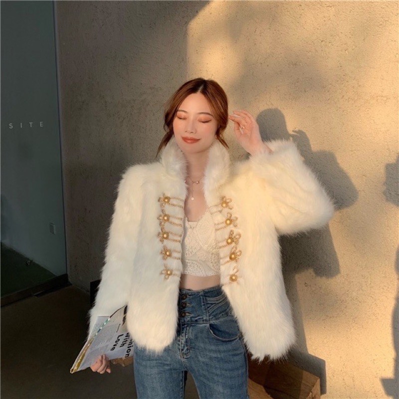 𝐂𝐎́ 𝐒𝐀̆̃𝐍. Áo Khoác Lông Đính Khuy Kiểu Anh