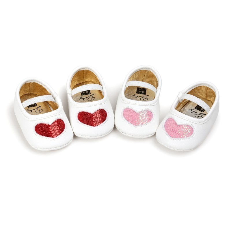 Giày tập đi cotton mềm mại , họa tiết trái tim cho bé gái
