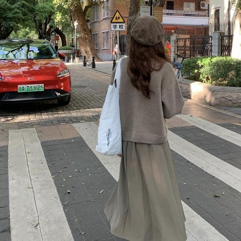 Áo khoác Cardigan dệt kim tay dài phối nút sừng phong cách Retro Nhật Bản mới cho nữ