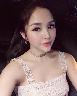 Khuyên dior tim