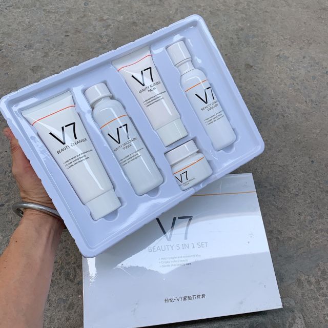 Set dưỡng da V7 Beauty 5 in 1 - hàng bao đẹp nha