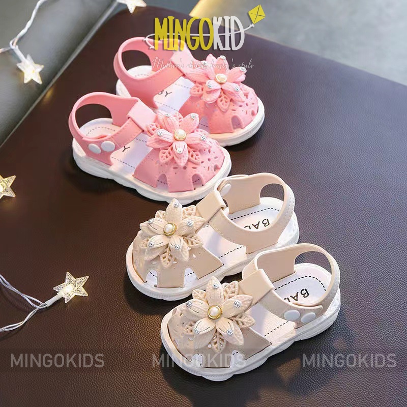 Dép sandal cho bé gái MG31 bông hoa size 16-25