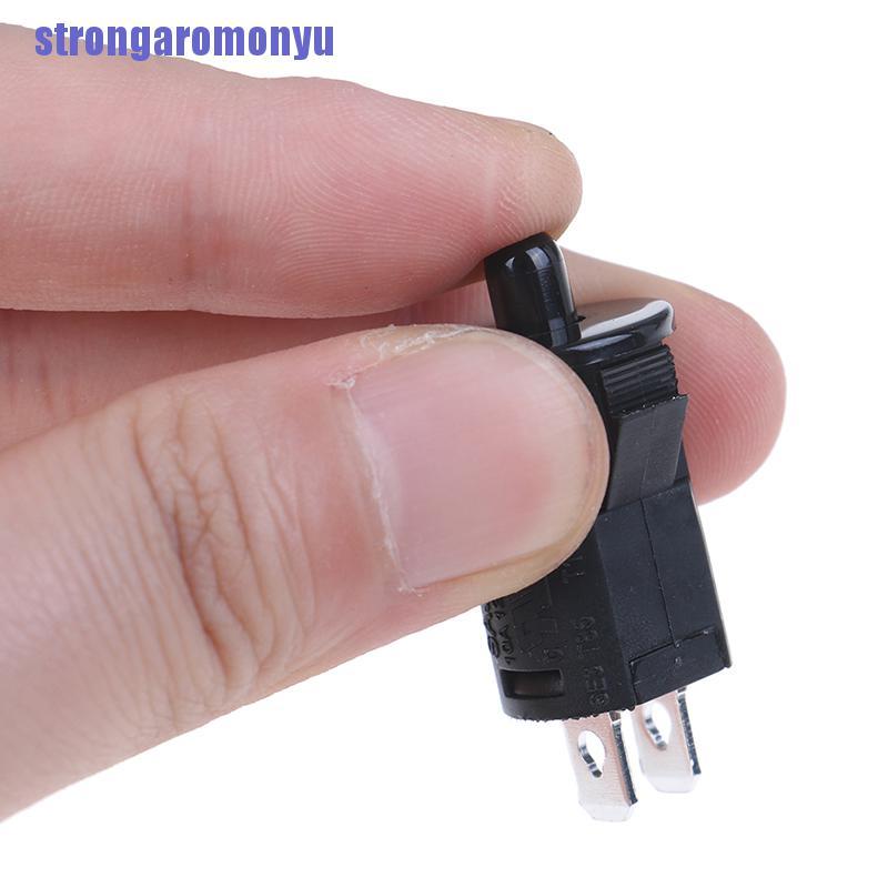1 Công Tắc Đóng / Mở Cửa Tủ Dạng Nhấn Thông Thường