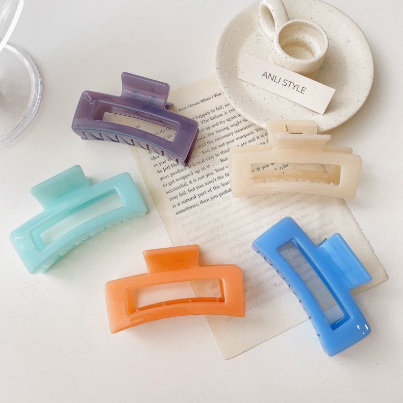 Kẹp tóc kiểu dáng đơn giản chất liệu acrylic