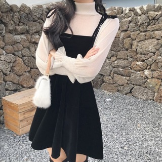 Váy yếm nhung xoè buộc dây