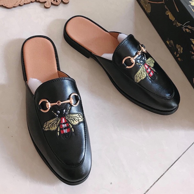 Sục ong xích thêu