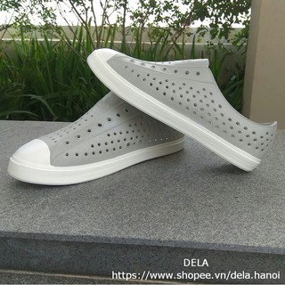 Giày nhựa đi mưa