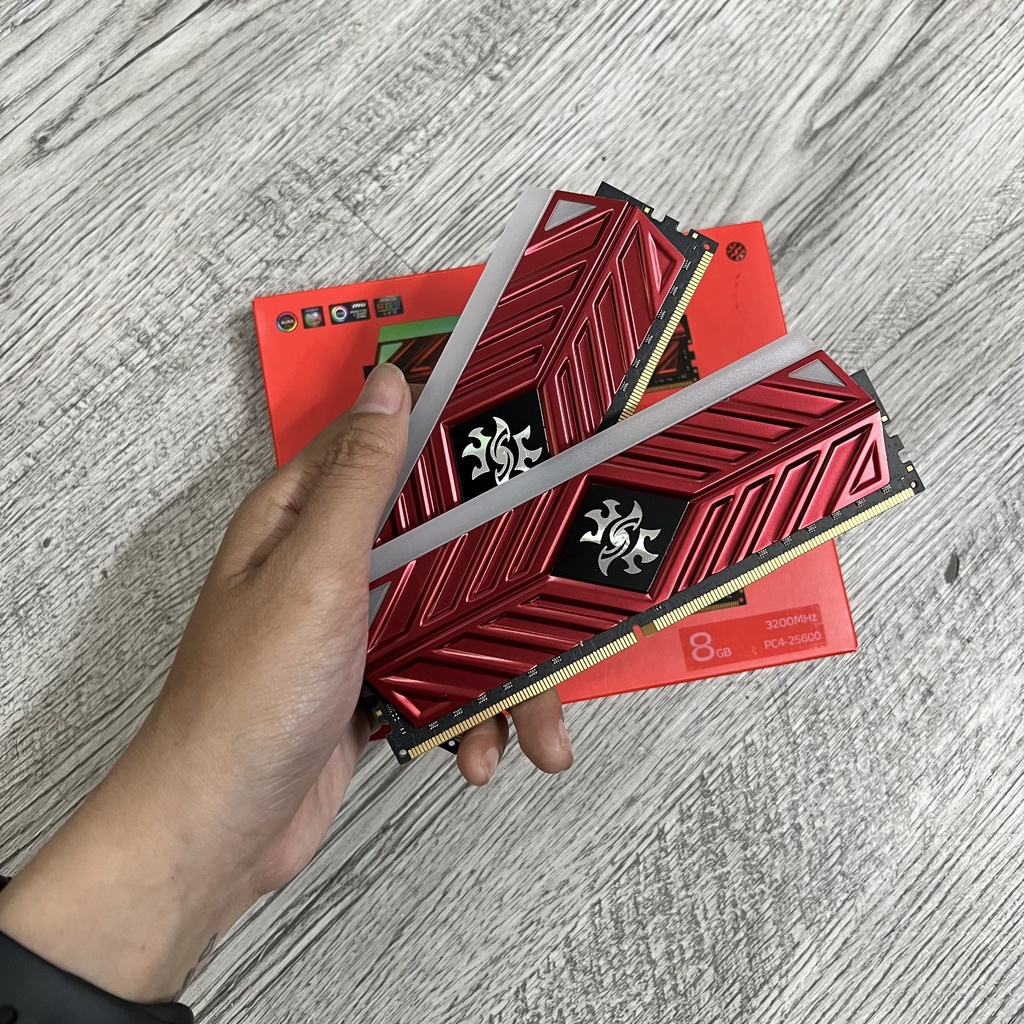 Ram ADATA XPG D41 2x8GB 3200 Red/Black