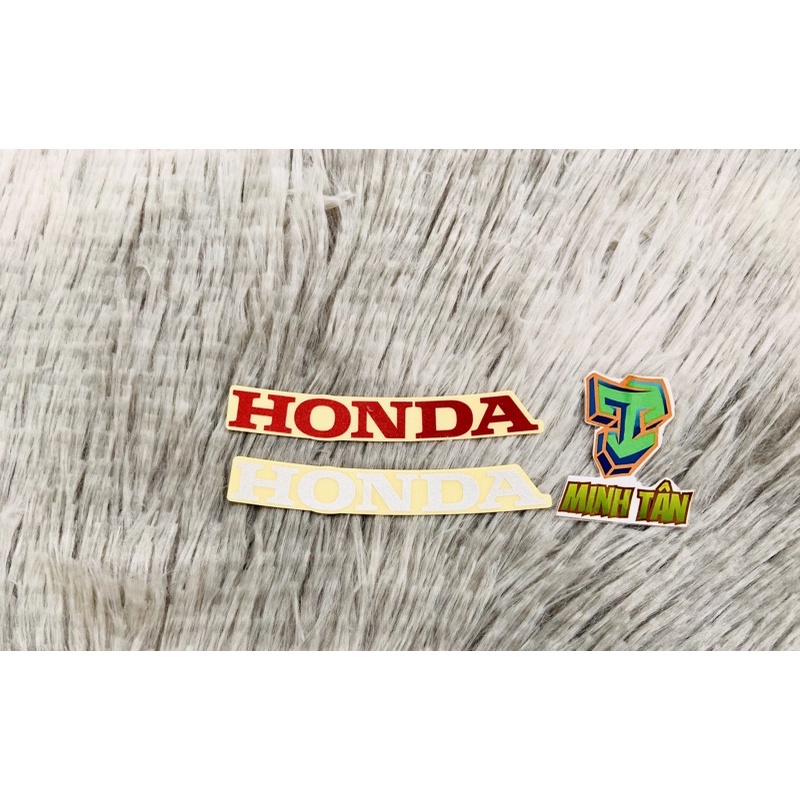 Tem zin honda cong đỏ và Bạc, dán cho mặt nạ Sh, Vision( giá 1 tem)