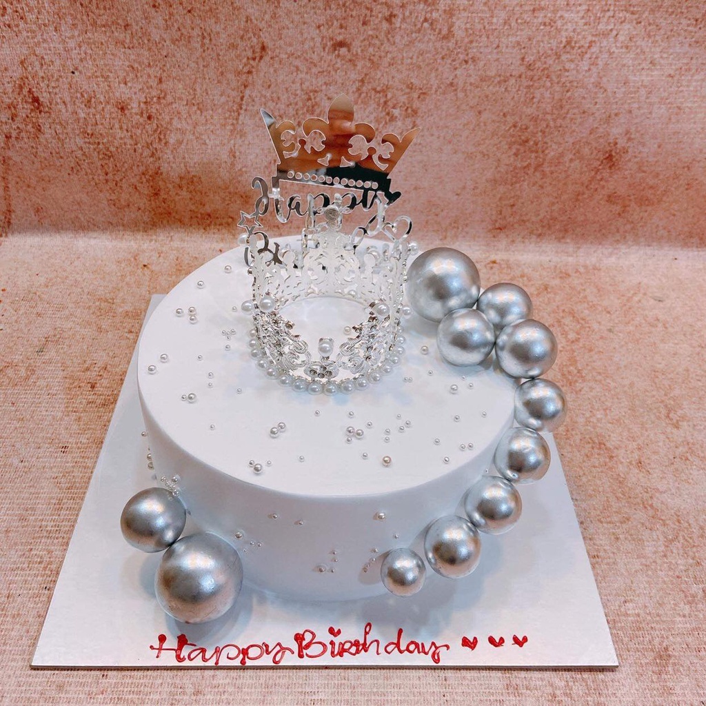 Bánh sinh nhật trang trí đơn giản mà tinh tế hiện đại