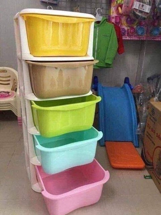 tủ đa sắc